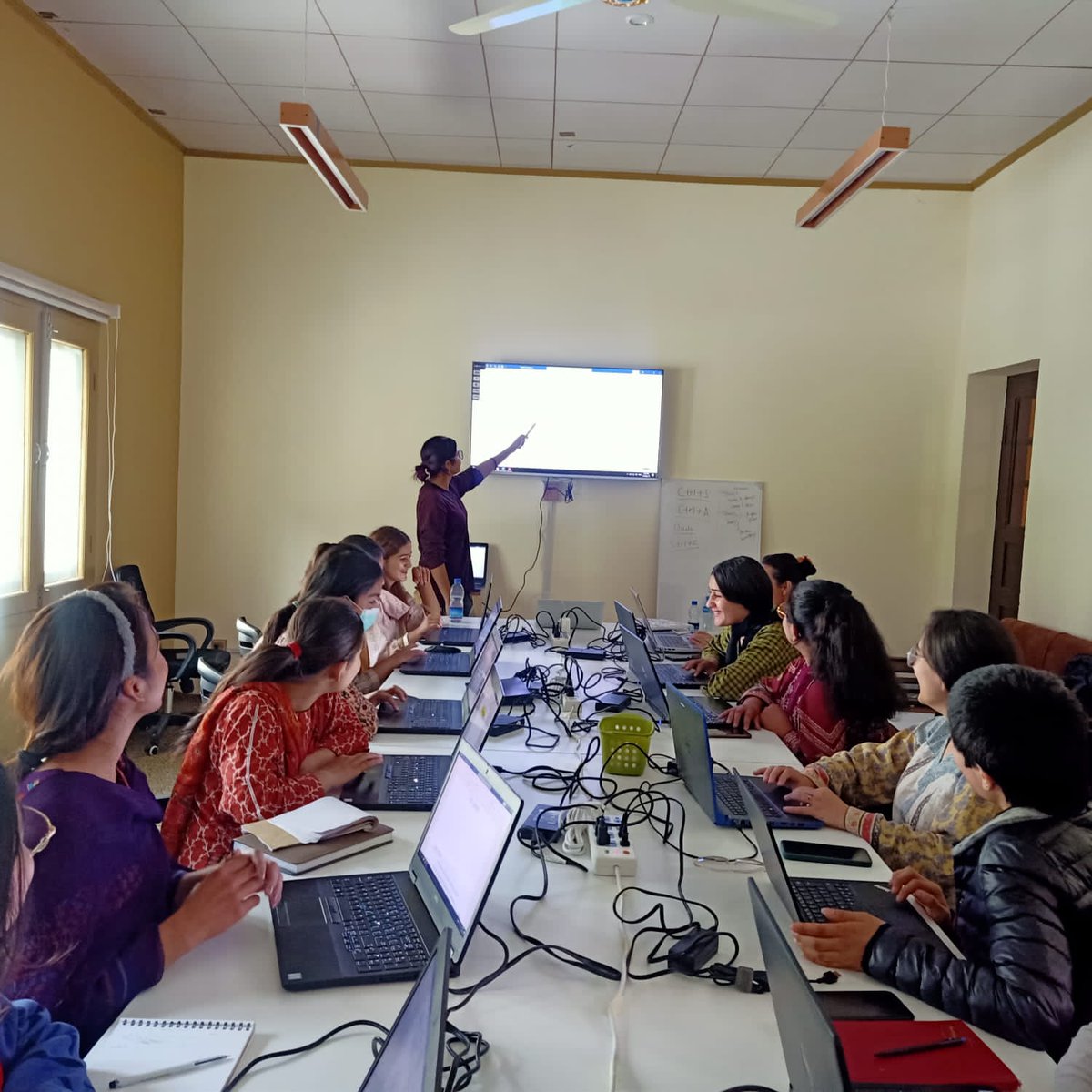 MarviSoomro4's tweet photo. Our research with communities in Gilgit-Hunza highlighted financial limitations as one of the key factors that hinders girl child's access to opp. Tech Sahelis is our response to this finding. A curated 3.5 month journey takes girls from the basics of using a computer to (2/3) https://t.co/YKDrvYAaGw