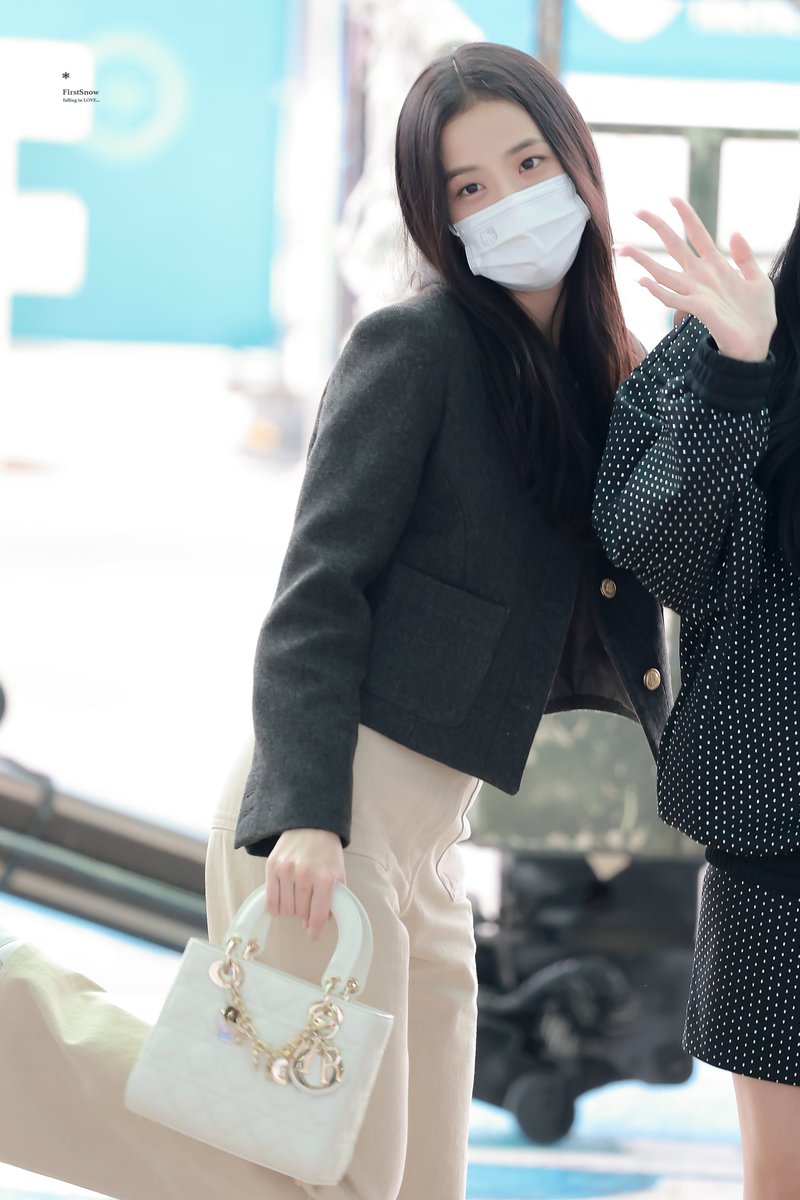 ғιrѕтѕnow❄️ tweet media