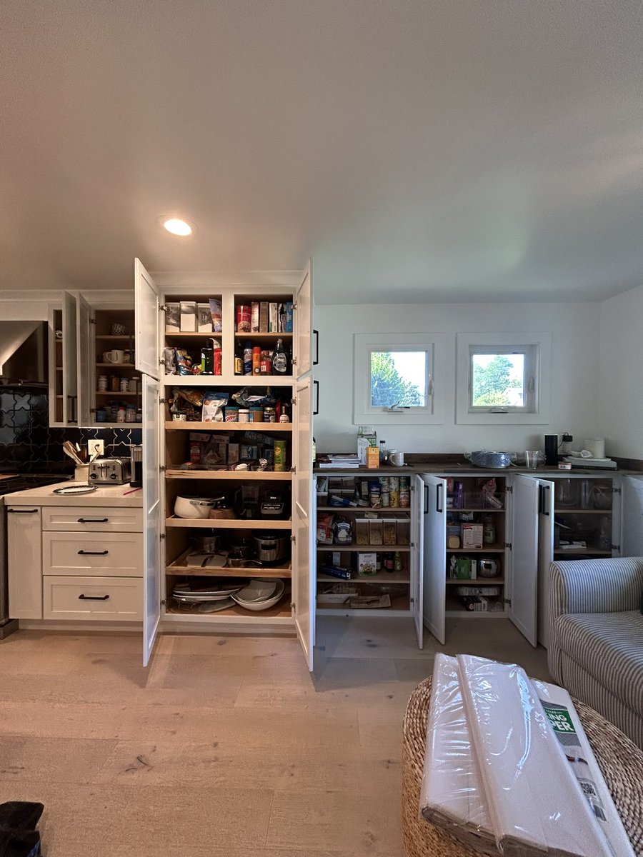 asyouwishco's tweet image. Moving preparations! 📦 
#fullkitchen TO #packedkitchen 👍 
#denverrelocationspecialists #denverluxurymovers #denverpackingservices #denverluxuryrealtors #denverhomes #denverassistantservice #denverhouseholds #asyouwishcolorado #asyouwishlifestyle #franchiseopportunities #pack