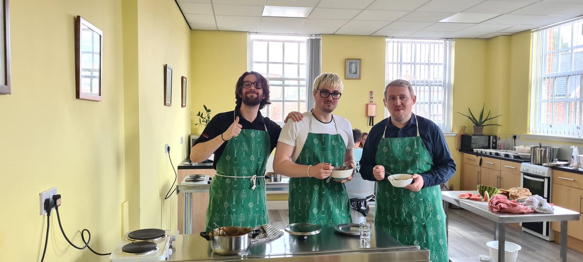 SamsonSecurity1's tweet photo. Members of our Samson Team enjoying an amazing cooking session with @HealthHob in Vinny’s Kitchen housed in our HQ, and also meeting the inspirational @katestrong01, stopping off on her around Great Britain cycling journey.

#teambonding #cookingclass https://t.co/BDz1xZLAU8
