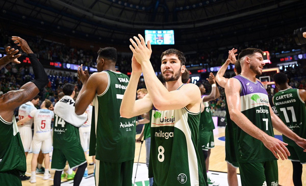 👏 𝔾ℝ𝔸ℂ𝕀𝔸𝕊, 𝔻𝔸ℝÍ𝕆👏

Desde el Club te deseamos todo lo mejor a nivel profesional y personal

🤗 Málaga siempre será tu casa

💚💜 #YoSoyDelUnicaja #GraciasDarío <a href="/basquemamba/">Darío Brizuela</a>