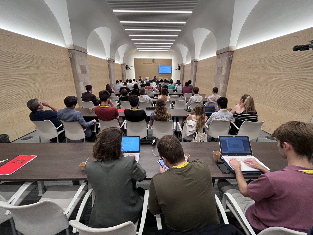 Avui triple sessió de “Cafè amb diputats”. Conversem primer amb <a href="/Lroldansu/">Lorena Roldán</a> del Grup Mixt (<a href="/PPCatalunya/">PP de Catalunya</a>) #Spuni2023