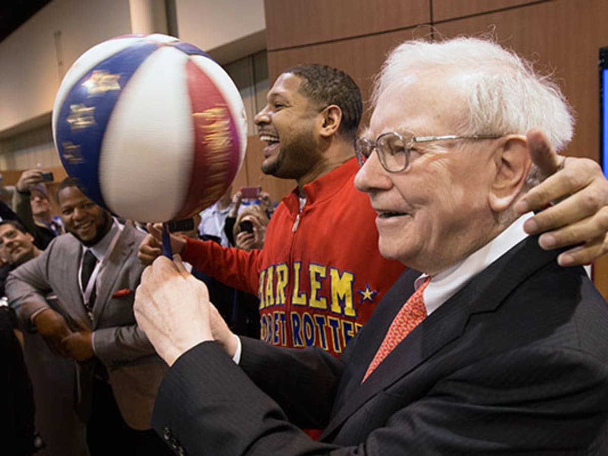 QCompounding's tweet photo. Warren Buffett is worth $114 billion.

He compounded at 22% per year for more than 60 (!) years.

Here are 100 investment lessons from The Oracle of Omaha: https://t.co/OZ0Yhp0NDE