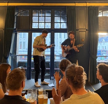 LiveMusicNowUK's tweet photo. Huge thanks to the Catapella Singing Group for their fundraising concert @ninthlifepub last night in SE London! @LiveMusicNowUK  duo Kyntra also made an appearance.

An amazing £239 raised towards our work. Thank you!!
#musicalfundraising https://t.co/W24KaZ5Jbx