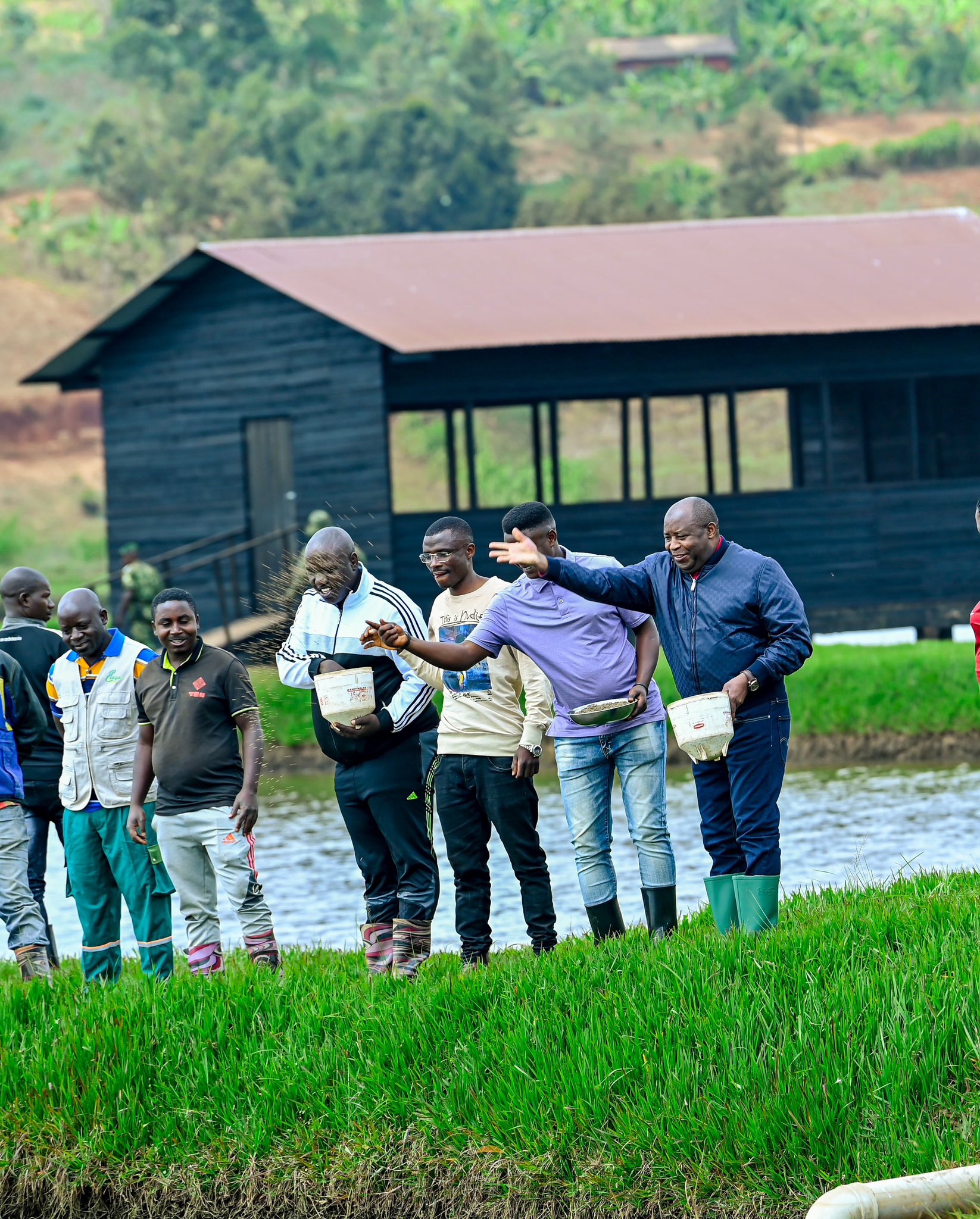Ntare Rushatsi House on Twitter "Burundi Lors d’une récolte des