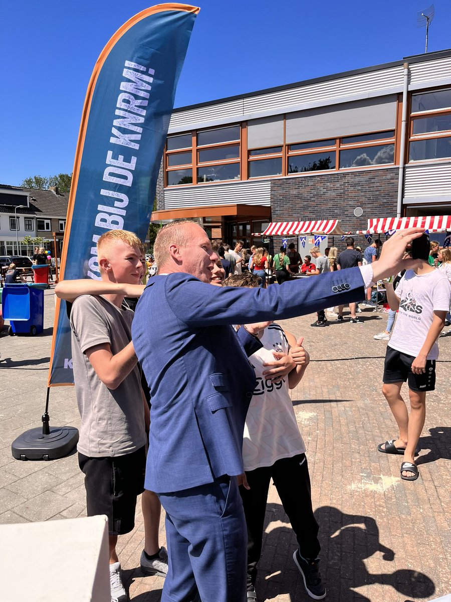 #Goededoelendag bij <a href="/Berechja_op_Urk/">Berechja_College</a> vandaag tot vijf uur. #gezelligheid #knrm