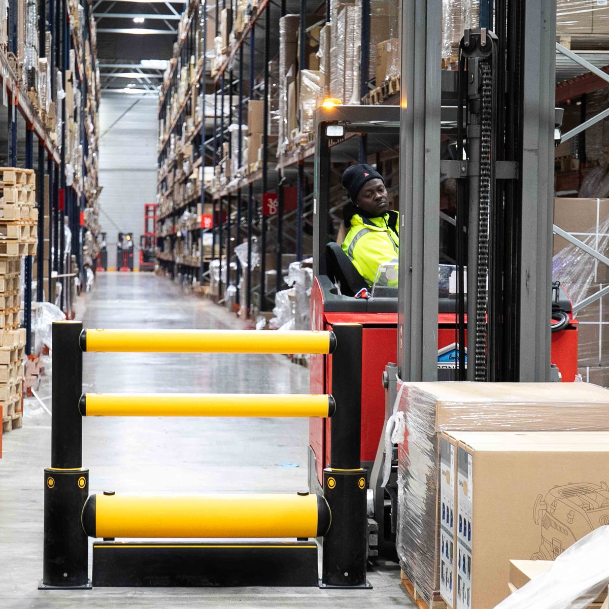ASAFE_CANADA's tweet photo. It is Global Lifting Awareness Day, an initiative used to raise awareness of safe and effective load lifting. Load lifting incorrectly may lead to accidents, harm, or even fatalities. We promote safe lifting at our own facilities and our customers by supporting #GLAD2023 today. https://t.co/xTa6GxFt6h