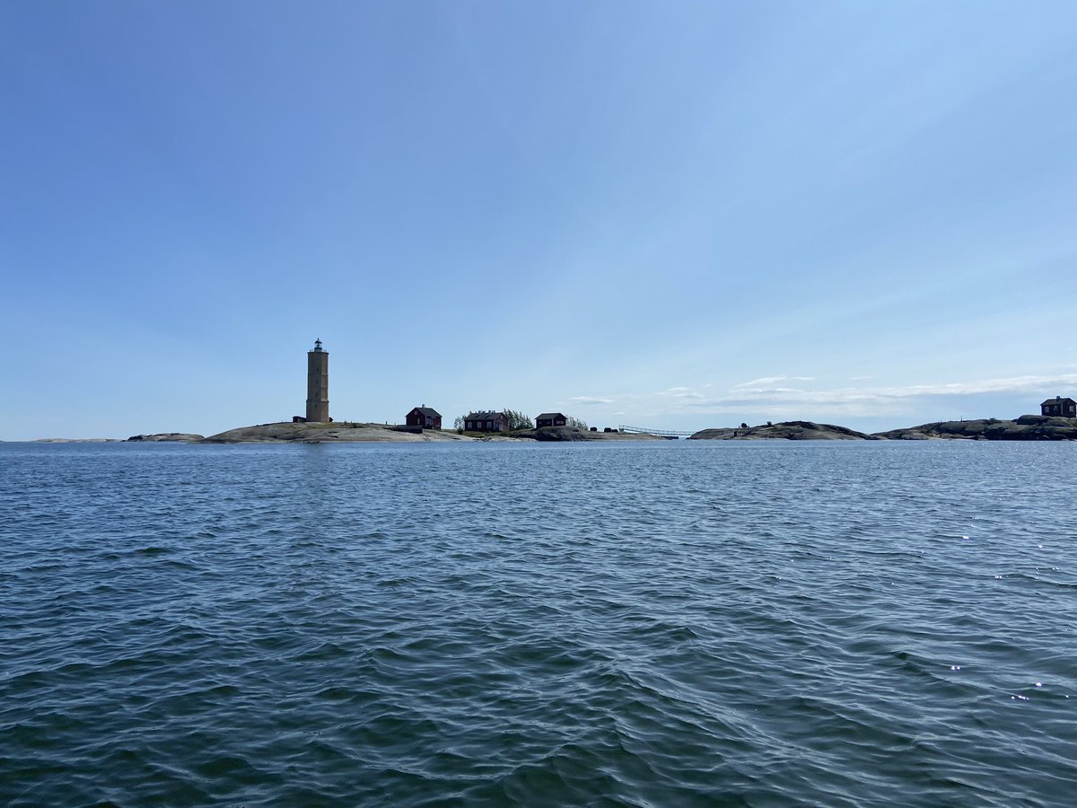 HessuHannukkala's tweet photo. #Kaunissaari ja #Sköderskär #majakka
Hieno retkipäivä ☀️🇫🇮
#TLB2 https://t.co/XMvVPecUO2