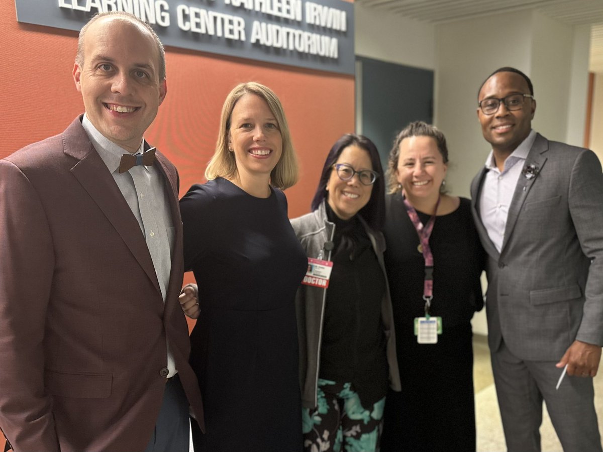 Guest lectures this AM <a href="/UICBrownCoat/">UIC EM Residency</a> from Swedish hospital . Breaking down HEENT emergencies! 
#epistasis 
#embound 
#PTA 
#MedTwitter 
#angioedema 
#erdoc