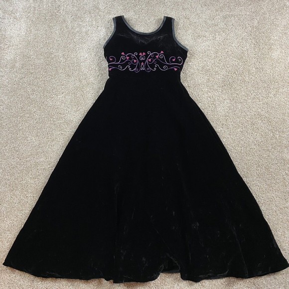 So good I had to share! Check out all the items I'm loving on <a href="/Poshmarkapp/">Poshmark</a> #poshmark #fashion #style #shopmycloset #yvessaintlaurent #thenickellibrary #americangirl: posh.mk/5Mqj9ECipBb