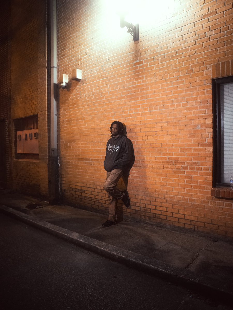 XCa1iber's tweet photo. I started a clothing brand with my brother @A_A_Runnn a few months ago, we’ll be releasing our first collection very soon. #pov #visions #tillinfinity https://t.co/xTWjhDTjbE