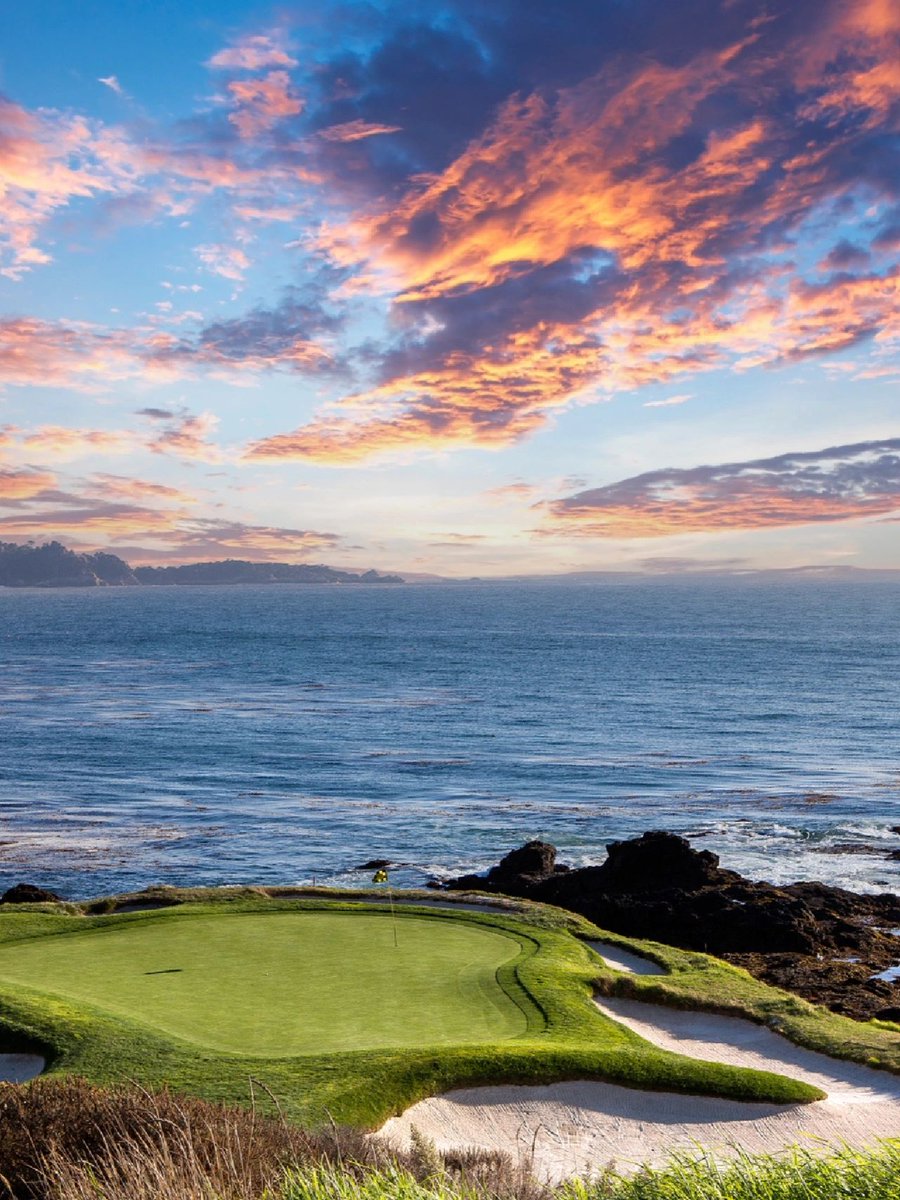 LashaunHaglund1's tweet image. 🇺🇸 Top 10 Top Golf Courses in the US 🏌 #notesinspiration #golfswing #lovelifelovegolf #golf #golf #golf course #golf wear #golf clubs