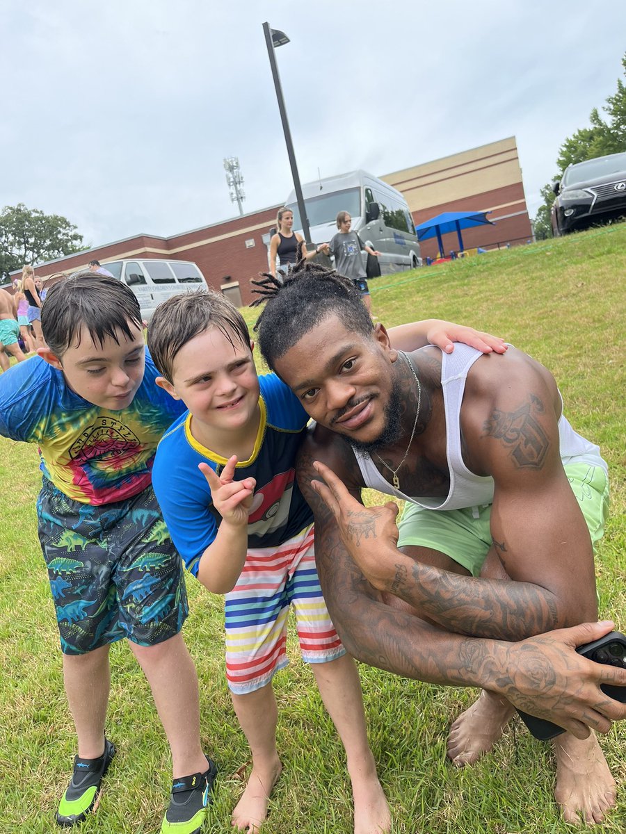 MadonnaLearning's tweet photo. Fun water day at Camp Connect with @MemphisFB @LO_IS_ME 
Thanks for coming out and joining in on the summer fun!!  We love connecting at Camp Connect!! https://t.co/QgLUjvAabo