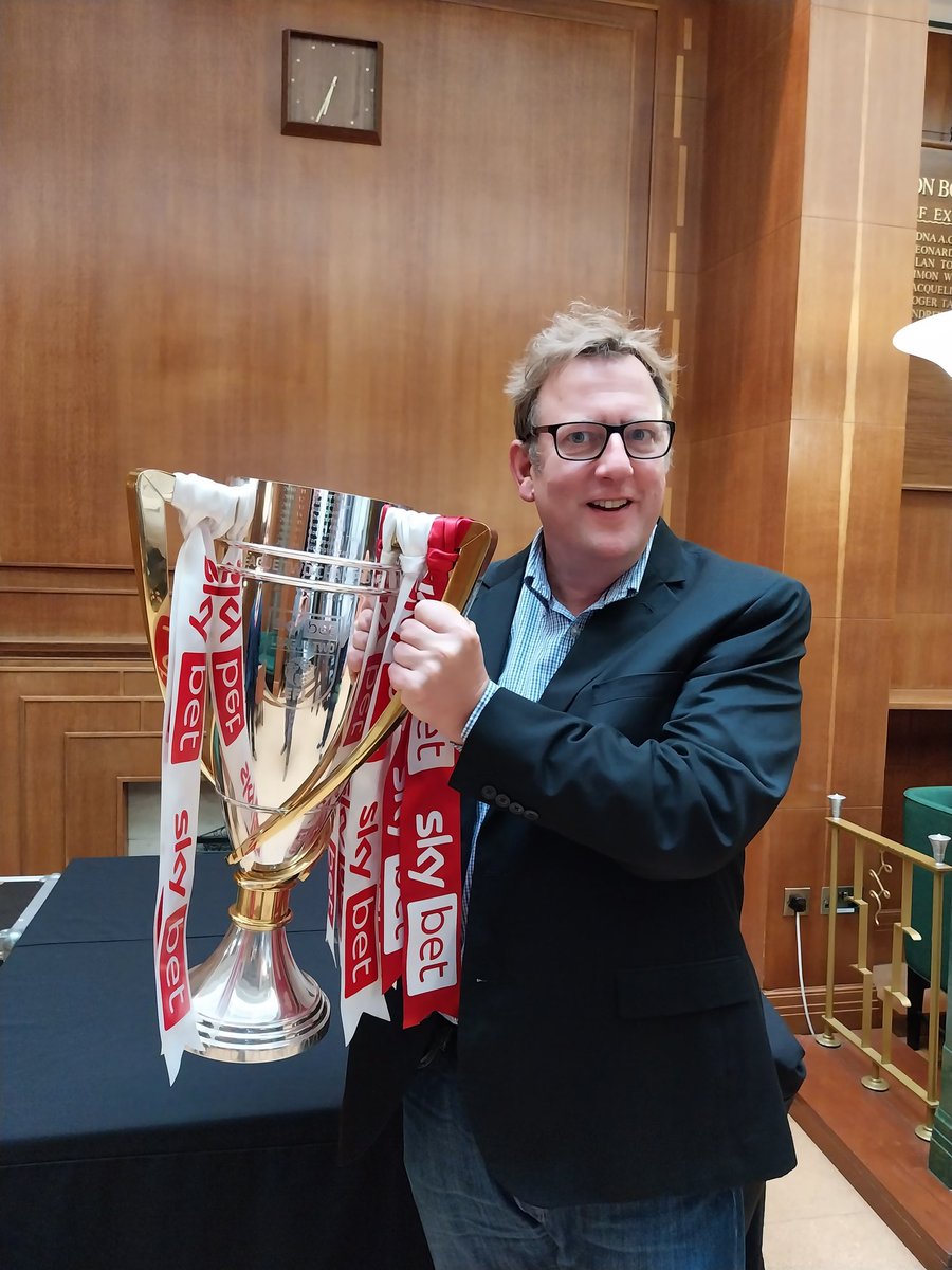 Labourstone's tweet photo. #Wowzer allowed to hold the League 2 Winners Trophy @wfcouncil tonite in advance of awarding @leytonorientfc #FreedomOfTheBorough in recognition of both the men's and womens teams successes this year! Surprisingly heavy trophy & weirdly very exciting! @LabourCllrs @WFLabourParty https://t.co/Fd6ozPBIQ6