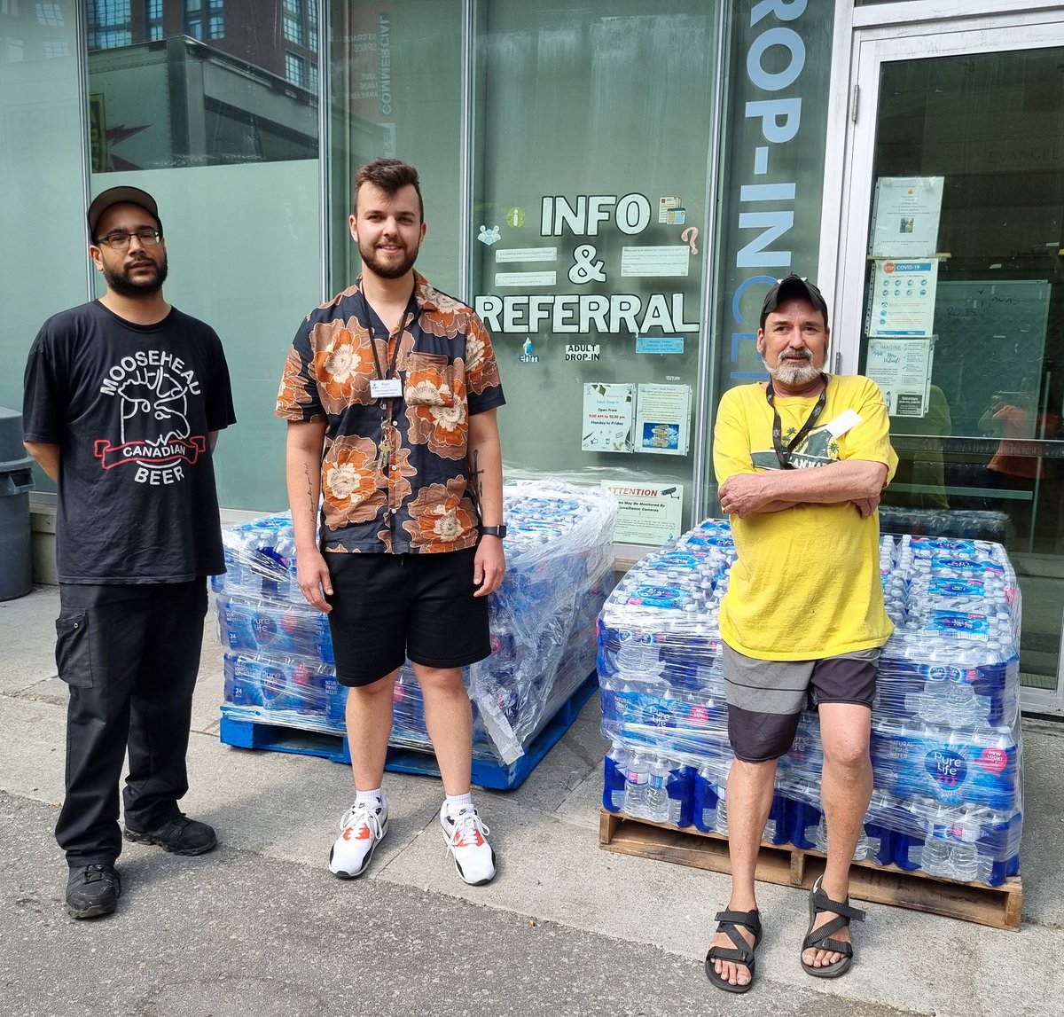 With the heat in full force, we're getting as much H20 to our unhoused neighbours as we can, including to our friends at <a href="/ehm_1913/">Evangel Hall Mission</a>!
Thanks <a href="/BlueTritonCA/">BlueTriton Brands Canada</a> for the massive water donation &amp; <a href="/AtripcoDelivery/">Atripco Delivery</a>, @MackieGroup &amp; <a href="/TrucksForChange/">Trucks For Change</a> for delivering, storing and transporting it.