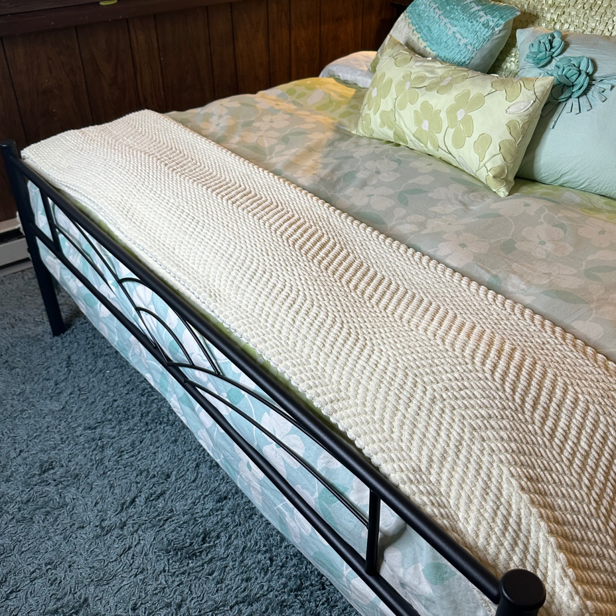 DeliciouslySavv's tweet photo. 🎉Head Over To Deliciously Savvy To Check Out My Newest Review ~ The #Yaheetech Bed Frame Review! Check This One Out To See Why I Am Loving It & It Is Perfectly Prices Too! If You Are Looking for A Quality Bed Frame At A Savvy Price ~ Yaheetech Has You Covered! #Sponsored #2023BackToSchoolGiftGuide🚌
Read More & Check Out My Husband Putting It Together!
👉https://t.co/U6xcsa9dFJ
#Review #Yaheetech #BackToSchool #ShabbyChic #Home #Style #Deal #SavvyDeal