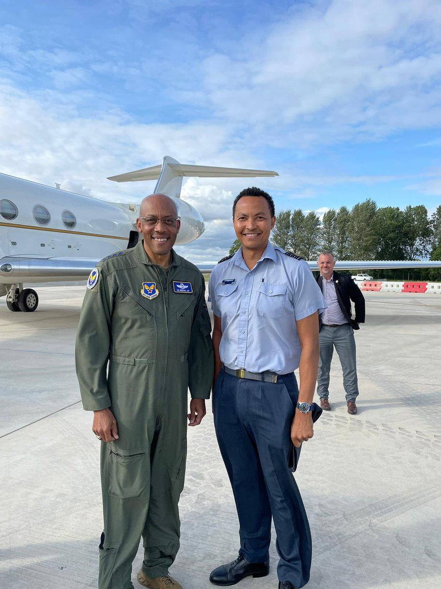 I was already in awe of Gen Charles “CQ” Brown, 22nd Chief of Staff of the United States Air Force, and then he rolled up in the left hand seat having flown himself to RIAT. Perks of my dual role supporting US Visiting Forces in the UK.’ #riat #NoOrdinaryJob #USAF