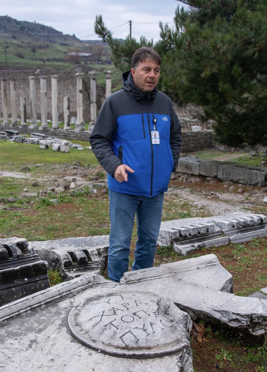Profesyonel Turist Rehberliği ülkemizin stratejik mesleklerinden biridir. Bir rehberin yetişmesi hiç kolay değildir. Sadece tarih ve kültüre ilgi duymak ya da bir yabancı dili konuşabilmek yetmez. <a href="/tursaborgtr/">TÜRSAB</a> dayatması ile Türkçe rehberlik kabul edilemez!!!#13binTürkçeRehberiz