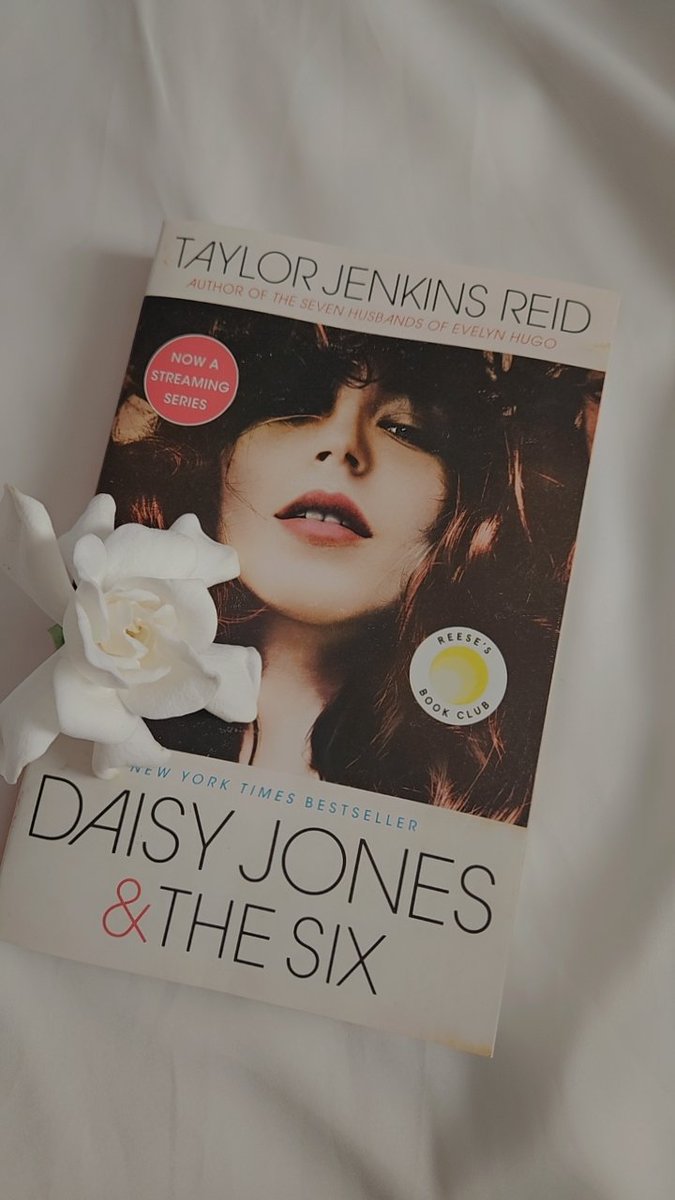 Arabella_Risa's tweet photo. New book
🌼 #booktwt #literature #pinterestinspired #daisyjonesandthesix #Taylorjenkinsreid https://t.co/fbqZ4EkoR7