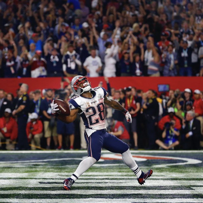 #Patriots James White in Super Bowl 51:

14 catches
139 total yards
3 touchdowns
10 first downs
Game-winning TD in overtime

One of the greatest playoff performances ever. #ForeverNE
