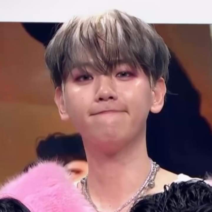 baekiosh's tweet photo. Fan: Baekhyun-ah, perdón por no darles el 1er lugar. Lo siento ㅠㅠ

Baekhyun: “Jeje ¡Está bien! ¿Qué tiene de importante eso? Ya tenemos muchos de ellos (premios) ¡En este momento, es más importante divertirse y ser feliz con Eris! Mientras Eris sea feliz es suficiente 😘” (+) https://t.co/kf2skLKejJ