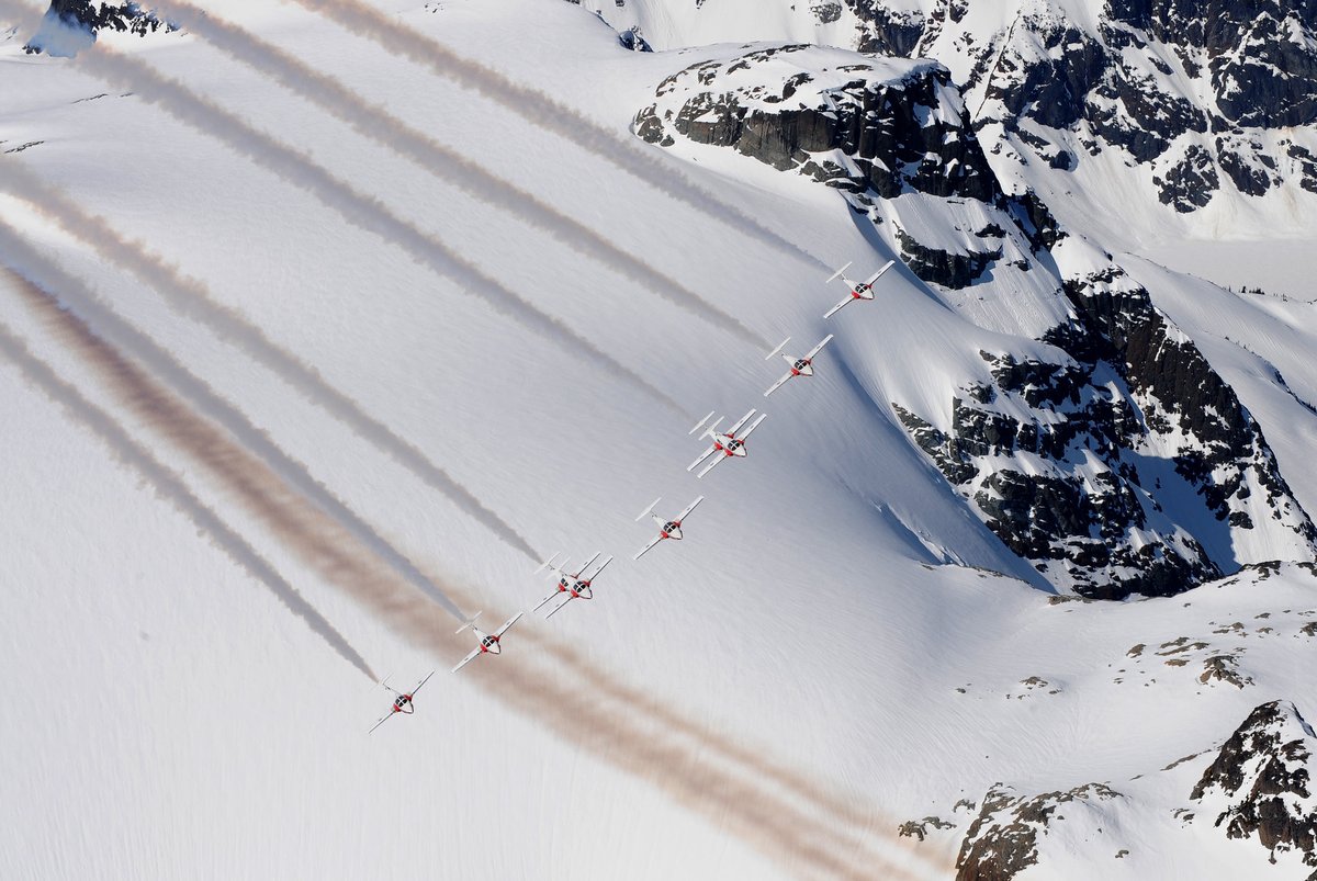 CanadianForces's tweet photo. They make it look so easy!

The Canadian Forces Snowbirds, 431 Air Demonstration Squadron, flying in formation while training at 19 Wing Comox, BC, and the surrounding area in 2009 and 2010. https://t.co/VRpB2Wk93k