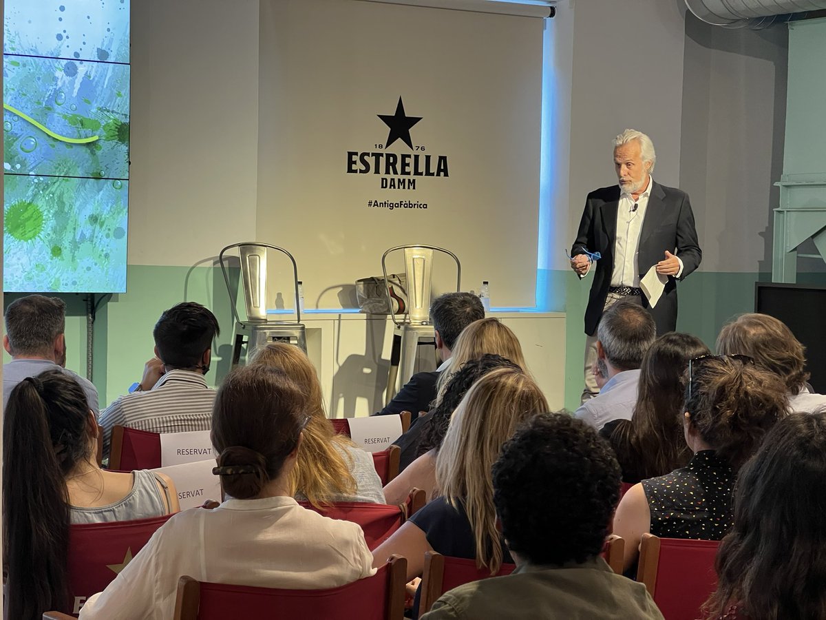 Dircomcat's tweet photo. "El networking ens permet abraçar els canvis. Un dels reptes dels Dircoms és estar al dia, i ara vivim un moment dolç de la professió"

🗣️ @SegarraFede, vicepresident de @Dircomcat al #WelcomeSummer https://t.co/9L6AahkKSV