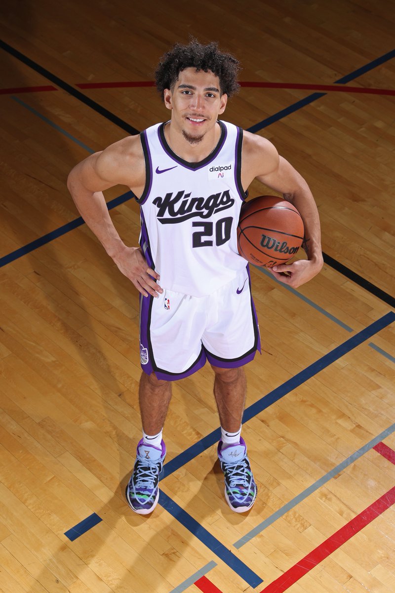 Xavier ➡️ Sacramento Colby Jones in his new Kings gear 🙌 @kovajoness x NBA Rookie Photo Shoot