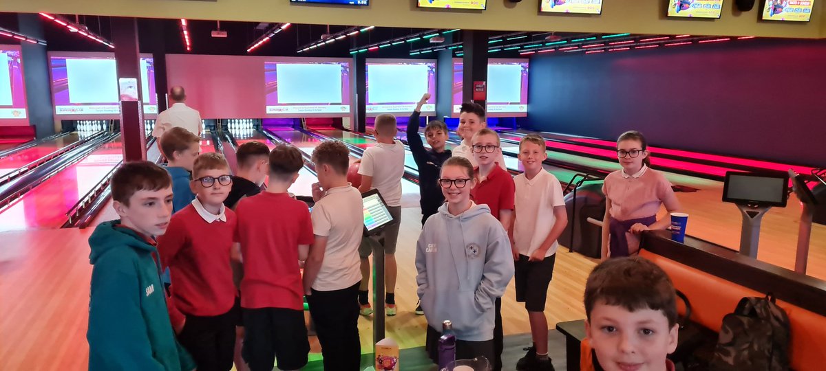 LouCon10's tweet photo. A fun Y6 rewards day 🤩 https://t.co/jh1EvWf78b
