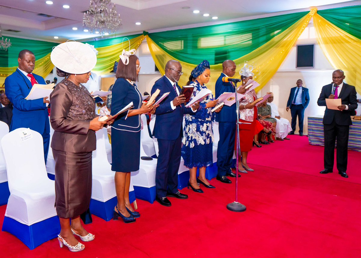jidesanwoolu's tweet photo. I am pleased to announce the unbundling of the Lagos health sector, a crucial move to address the existing gaps and ensure improved coverage for all residents. 

By creating six primary care districts, we took a proactive step towards delivering universal health services to every resident.

The decision to establish these PHC districts was driven by our commitment to leaving no one behind and recognizing the need to reach low-income communities and provide them with adequate and quality healthcare.

To effectively manage and supervise the operations of the primary health care districts, I have appointed Permanent Secretaries. Elevating medical practitioners in the public service to the position of Permanent Secretary is a testament to their expertise and commitment. Their valuable experience will ensure that the primary care districts operate at the highest standards, delivering quality care to our residents. 

It also gives me immense pride to share that gender equality was a top priority in the appointment of permanent secretaries. With a balanced division of men and women in leadership roles, we are fostering inclusive decision-making and driving progress towards a stronger Lagos.

Our vision for a Greater Lagos Rising demands transformative reforms. The expansion of administrative districts in the health sector is aligned with our unbundling efforts across various sectors. 

Together, we will achieve comprehensive health coverage and a brighter future for all.