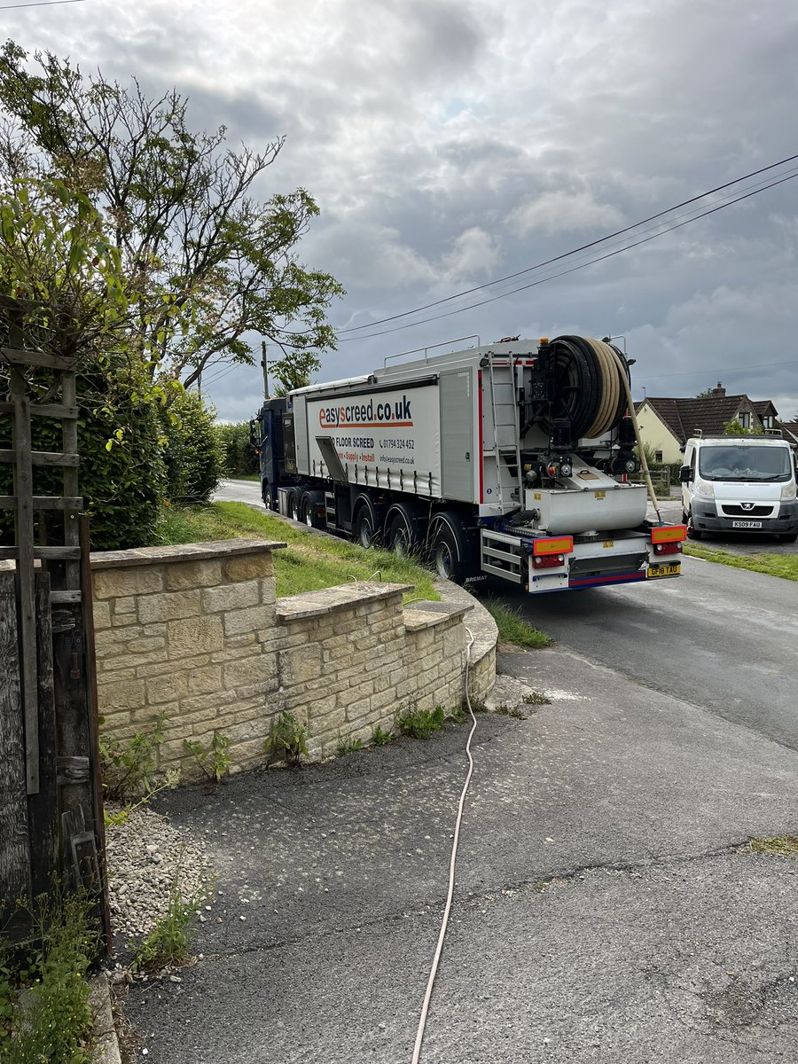 AllanMurray1's tweet photo. Underfloor laid these guys turned up sorted 2 hours fantastic service Mayhew easyscreed https://t.co/XHfksyKQwQ https://t.co/bIqAh7EMem