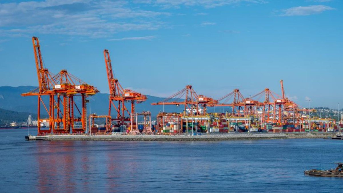 Western Canada port strike ends after sides reach deal on tentative four-year contract: source...ow.ly/GX6w50PaReT