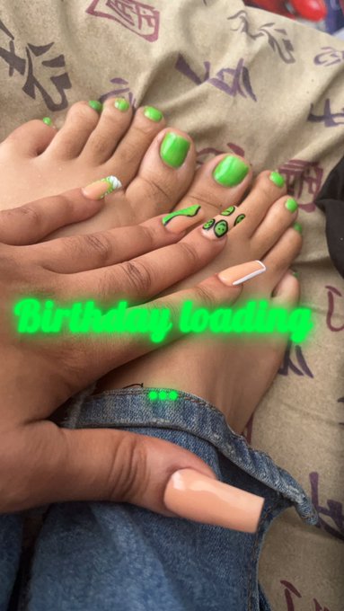 7/16 #canceeseason ♋️  Birthday loading https://t.co/do0aSoRa1g<a href="/tag/canceeseason"class="tags">#canceeseason</a>