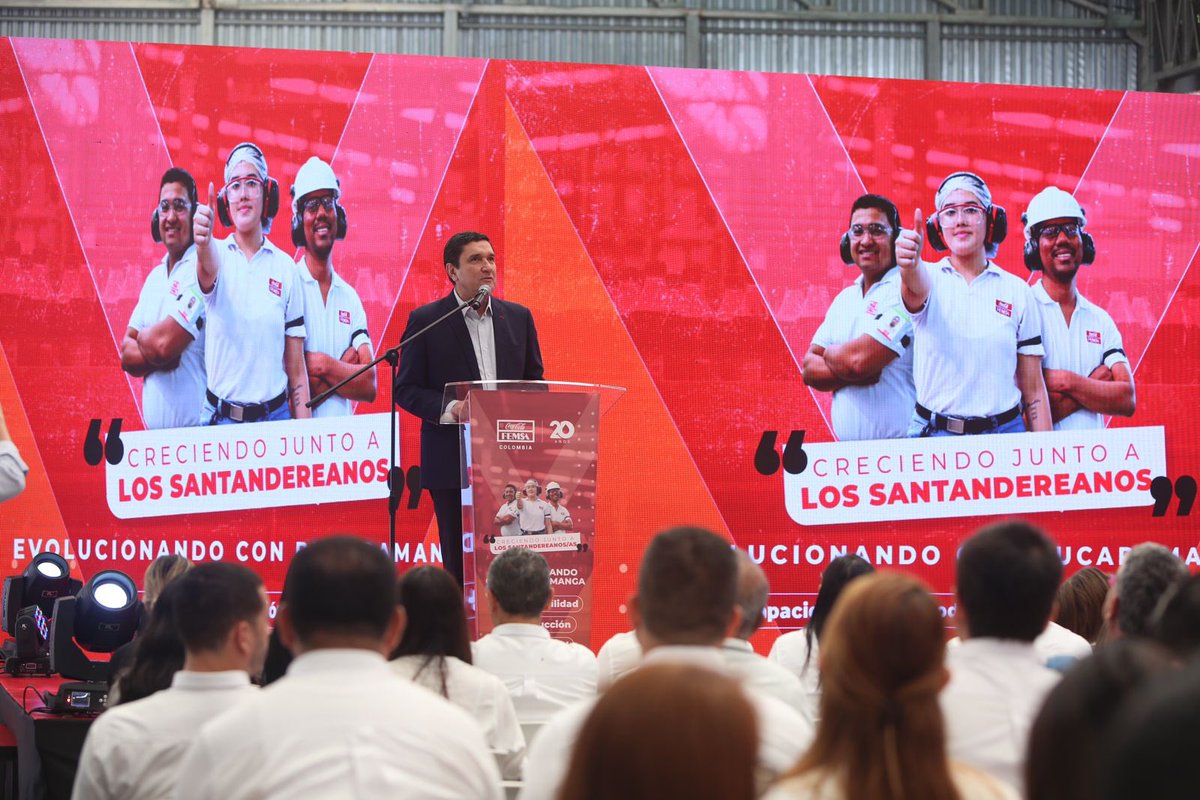 JCardenasRey's tweet photo. Hoy @CocaColaCol y AMCOR anuncian una inversión histórica en Bucaramanga por USD 36 millones para ampliar y modernizar su planta. Esto representa confianza en nuestra ciudad y la institucionalidad, generando valor social, económico y ambiental para todos los santandereanos. https://t.co/91LlHZJthS