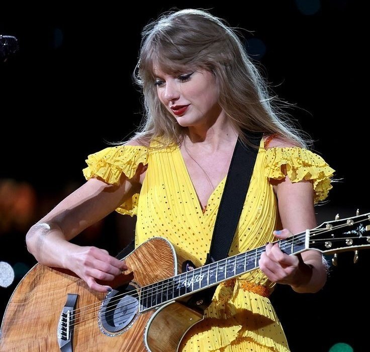 TheSwiftSociety's tweet image. ‼️| @TaylorSwift13 released the "Speak Now TV" deluxe digital album!

— Including "Dear John" and "Last Kiss" live at The Eras Tour.