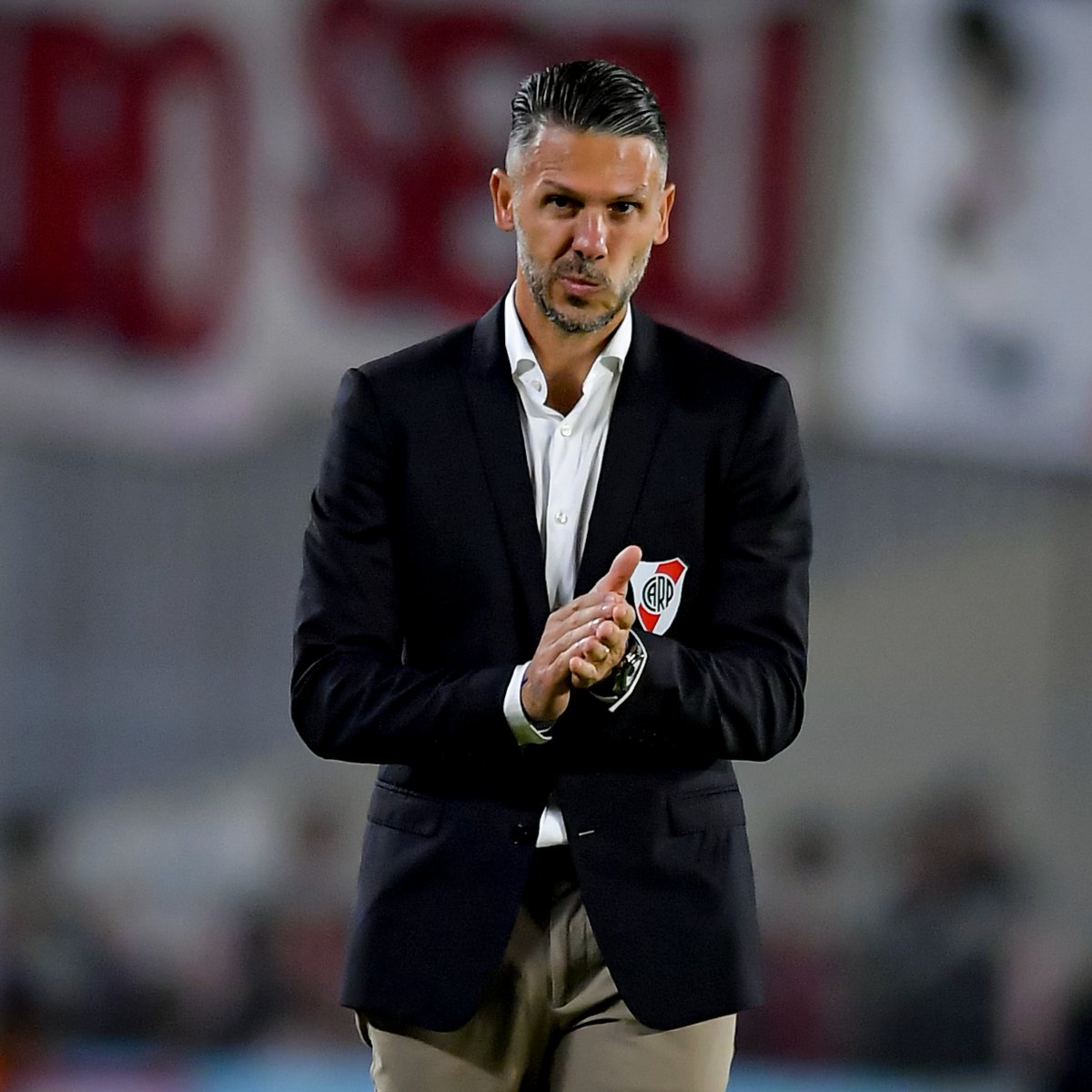 "En el fútbol formativo de Argentina me encontré con que hay muchos entrenadores y pocos formadores. Quizás, la confusión nace de lo cultural porque desde que estamos en la cuna no aceptamos perder. Los clubes podrían poner pautas desde lo contractual. Por ejemplo, mi primer