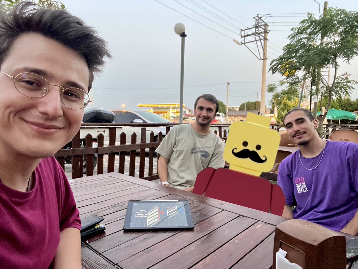 Ünlü lego hocayı da bulduk waves and optics hakkında sohbet ediyoruz <a href="/evren_ataman/">Evren Ataman</a>