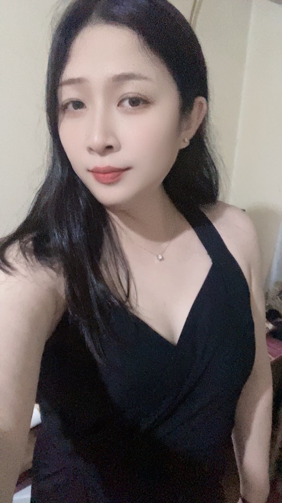 castrationmtf's tweet photo. 同事之间不敢这样穿，只敢偷偷在家穿。#药娘 #mtf https://t.co/9drPFYzcav
