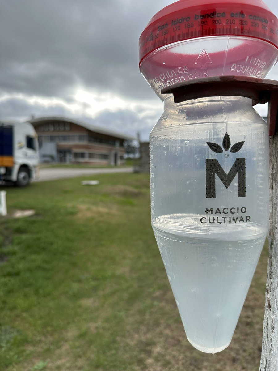 Estrenamos pluviómetro con 54 mm en Mercedes , ahora que venga frío y sol ☀️! 

Gracias <a href="/macciocultivar/">Pedro Maccio y Cía. S.A.</a>