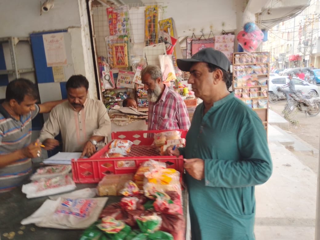 S_NehaShah's tweet photo. Crackdown on milk shops selling at high rates continues across Gulberg.
#pricechecking #Gulberg https://t.co/IID4kh555h