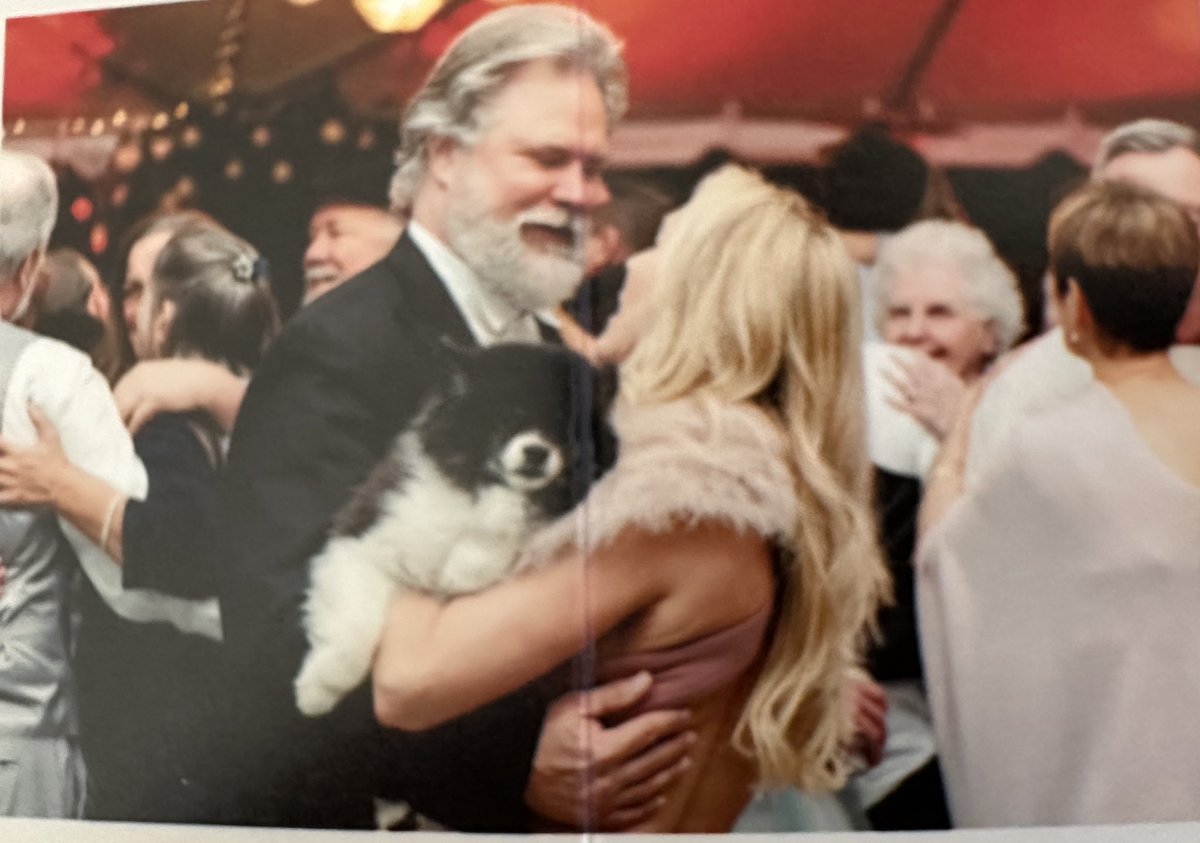 brandi_love's tweet photo. I don’t often share family photos. But when I do..

They make me cry. 
Weddings always do 🥹 https://t.co/FPhDnmLCgq