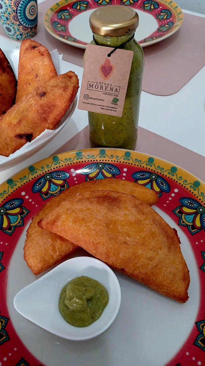 salsas_morena's tweet photo. Venezuelan empanadas with jalapeños and avocado sauce
 🫑🥑❤️‍🔥 https://t.co/d6bS2u4r2f