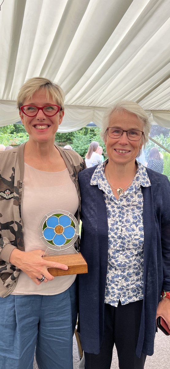 Lovely day out at Winchester Cathedral with Caroline James, made all the better by winning the Best Dementia Care Innovation Award at #dementiacareawards Congratulations Team Filo!
#livingwellwithdementia
 #sociablesocialcare