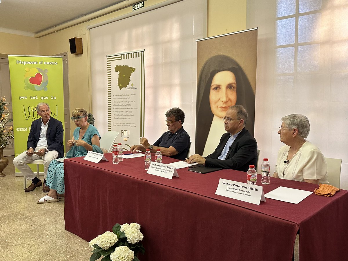 Sant Ermengol (@santermengol) on Twitter photo 🆕 Assistim, des de la Seu d’Urgell, al naixement de la Fundació Educativa #AnnaMariaJaner.
Pots seguir-ho en directe aquí 👉🏼 youtube.com/live/FxaDTRbsf…
<a href="/Fam_Janeriana/">FAMILIA JANERIANA</a> <a href="/SafaUrgell/">SafaUrgell Edu</a> 🆕 Assistim, des de la Seu d’Urgell, al naixement de la Fundació Educativa #AnnaMariaJaner.
Pots seguir-ho en directe aquí 👉🏼 youtube.com/live/FxaDTRbsf…
<a href="/Fam_Janeriana/">FAMILIA JANERIANA</a> <a href="/SafaUrgell/">SafaUrgell Edu</a>