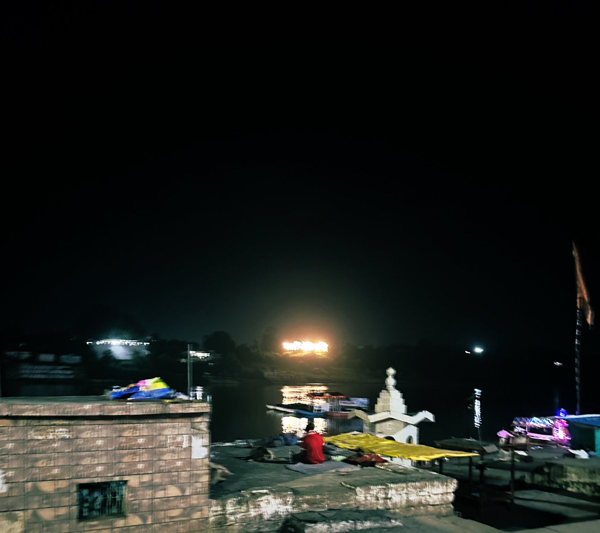 जन्मदिन की पूर्व संध्या पर आज मैंने शिवि के साथ ग्वारीघाट, माँ नर्मदा मैया के दर्शन किए। माँ की कृपा और आशीर्वाद तुम पर हमेशा रहे। #BirthdayCountdown #birthdaygirl #daughter