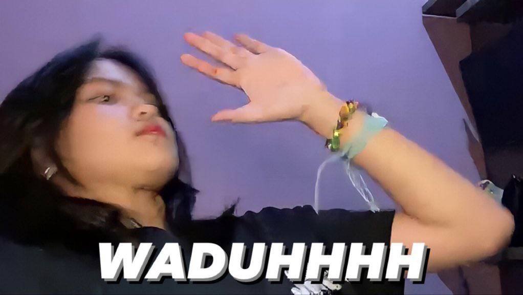 fourtour8's tweet photo. @R_AdelJKT48 HBD CUKKK https://t.co/ta3iekfNhA