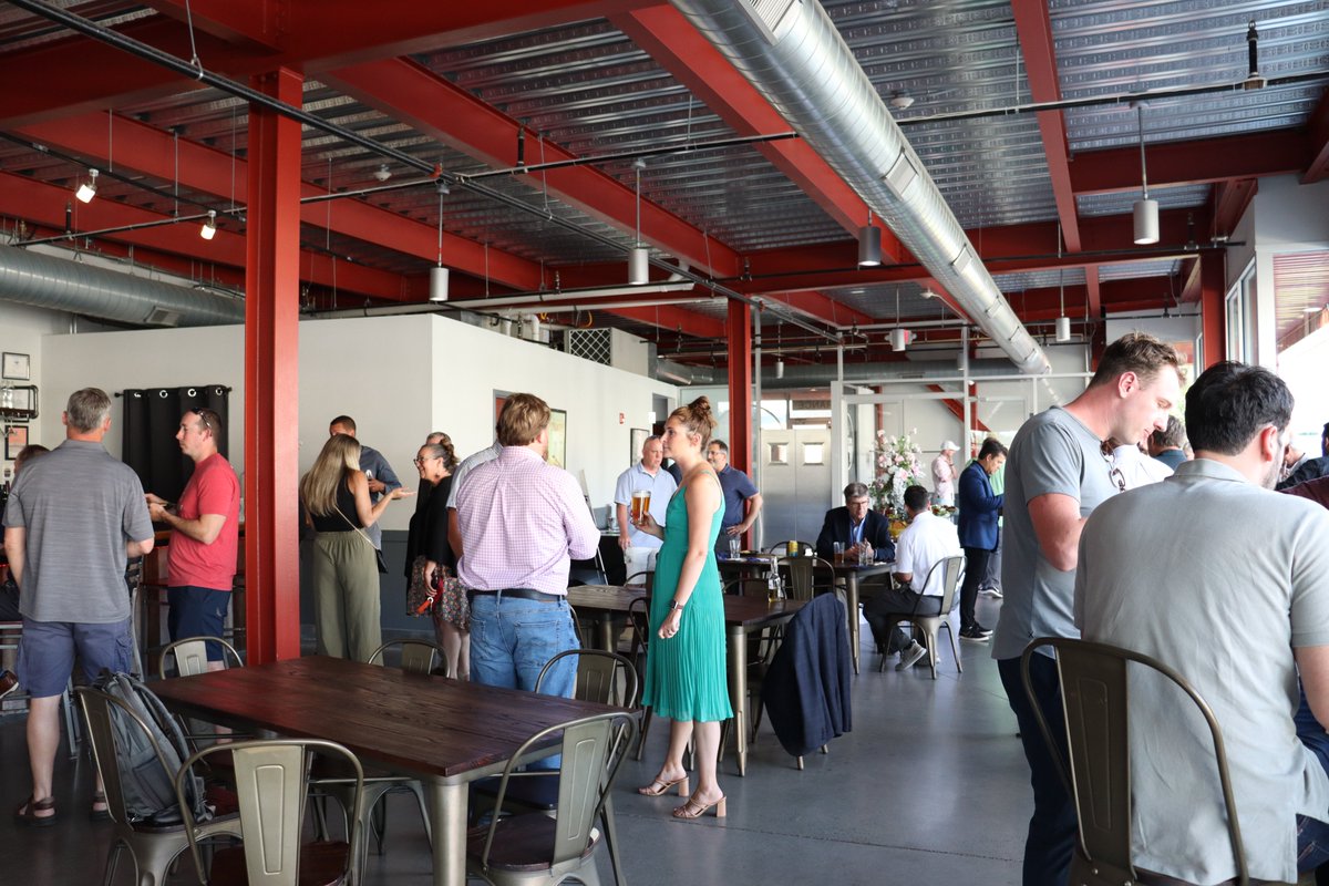 GENIUSNYProgram's tweet image. Last night we celebrated the graduation of #GENIUSNY Cohort 6, as well as the arrival of Cohort 7. GNY Alumni, partners, mentors, supporters and friends came out to toast the accomplishments of these remarkable entrepreneurs. 🥂