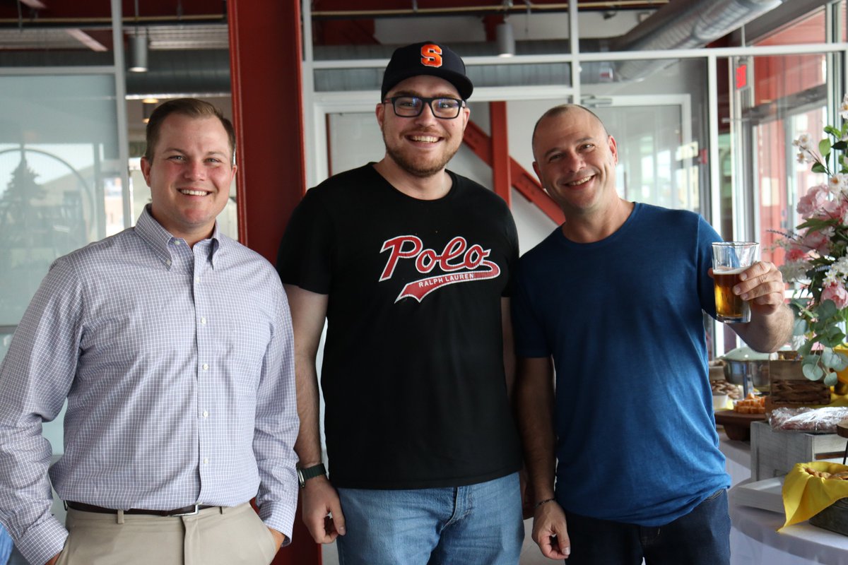 GENIUSNYProgram's tweet image. Last night we celebrated the graduation of #GENIUSNY Cohort 6, as well as the arrival of Cohort 7. GNY Alumni, partners, mentors, supporters and friends came out to toast the accomplishments of these remarkable entrepreneurs. 🥂