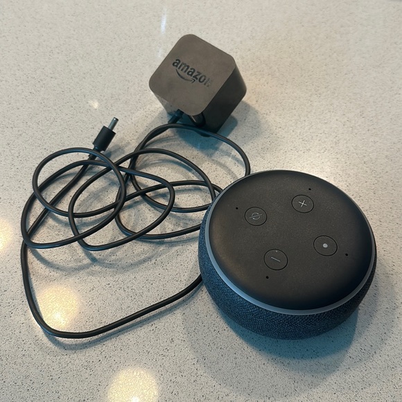 So good I had to share! Check out all the items I'm loving on <a href="/Poshmarkapp/">Poshmark</a> #poshmark #fashion #style #shopmycloset #ninapiccalino #dluxebeautycosmetics #amazon: posh.mk/qNExZPBipBb