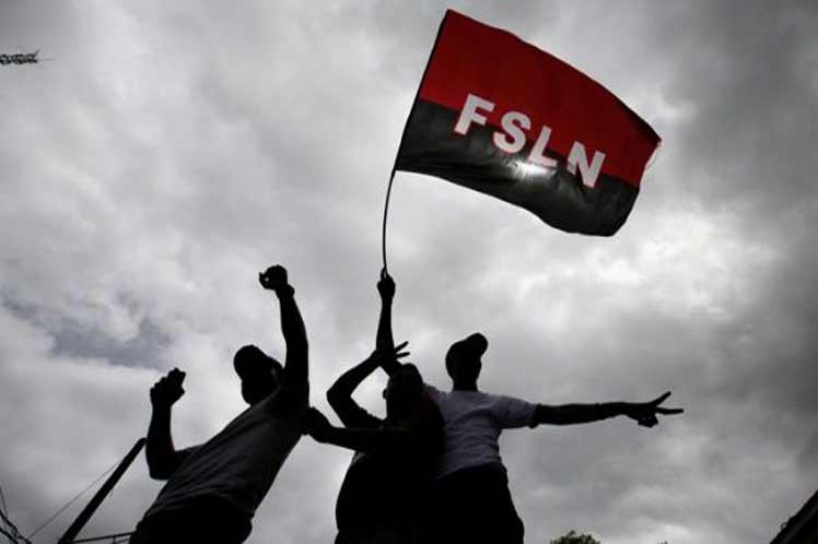 Con orgullo ondeamos la bandera roja y negra, consolidando nuestro apoyo incondicional al proceso revolucionario del FSLN.

4️⃣4️⃣ veces 1️⃣9️⃣... Y siempre más allá! ✊🏼❤️🖤

#4419SiempreVictoriosos
#PLOMO19